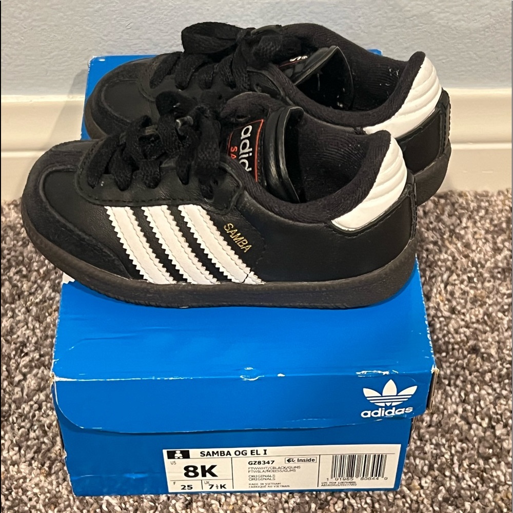 Black Adidas sambas toddler size 8 good condition